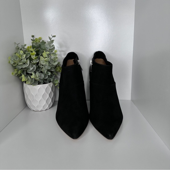 Coach Women’s Oakdale Sleek Design Black Suede Ankle Booties Size 9 - Picture 4 of 12